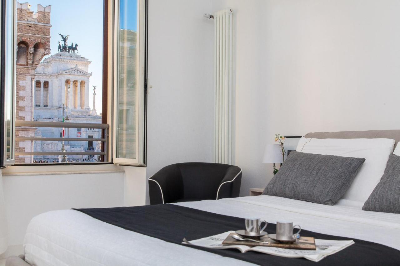 Piazza Venezia White Rom